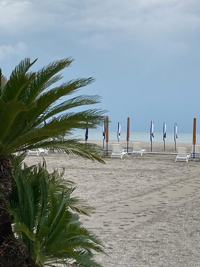 Lira Beach Studio Mamaia Εξωτερικό φωτογραφία